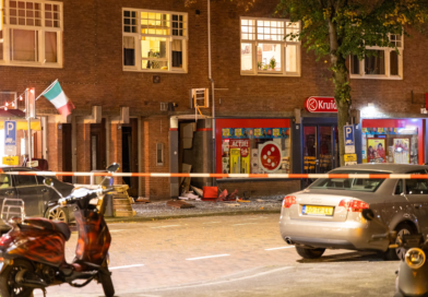 Plofkraak op geldautomaat in de Maasstraat